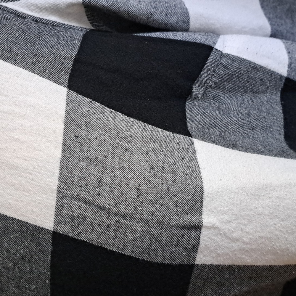 Old Navy Flannel Shirt | Size XL - Picture 2 of 3